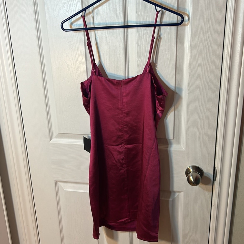 Lulus Stay Celebrating Magenta Satin Bodycon Mini Dress size M NWT - Picture 9 of 9